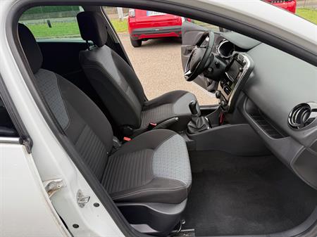 RENAULT RENAULT CLIO IV ESTATE 0.9 Te Energy intense eco2